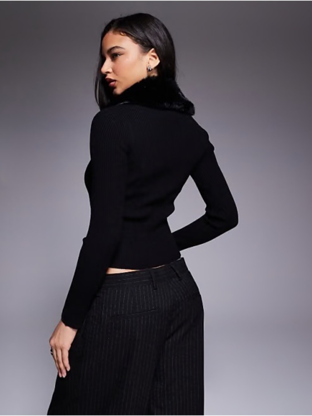 2000s Y2K Black Ribbed Zip-Up Cardigan with Faux Fur Collar